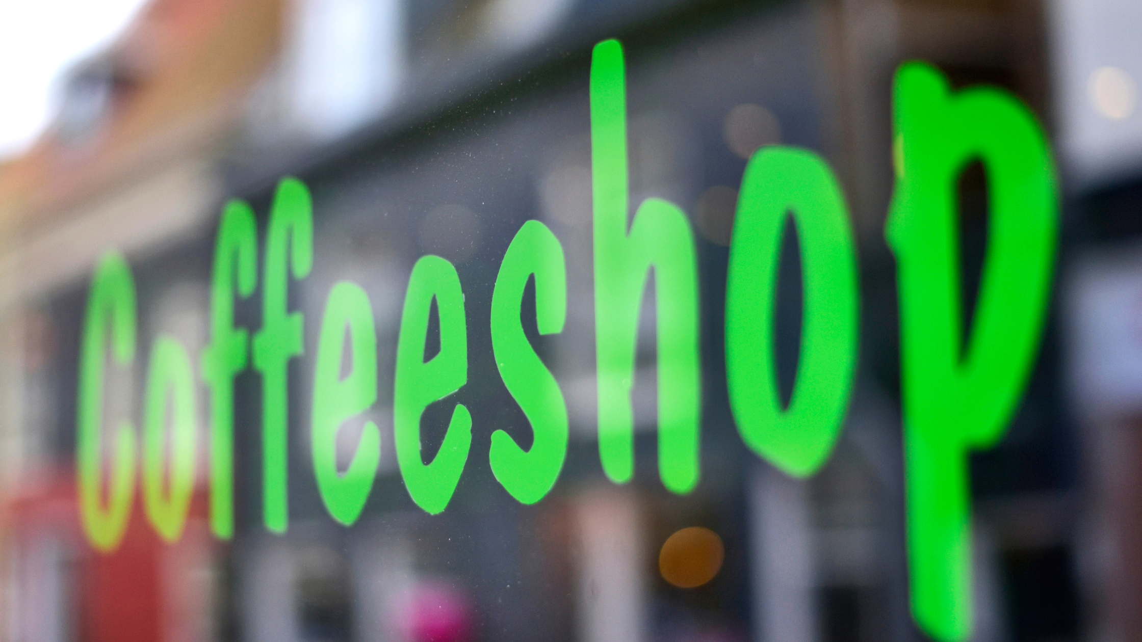 Snoop Dogg Ouvre un Coffee Shop à Amsterdam : Une Nouvelle Adresse Incontournable Image